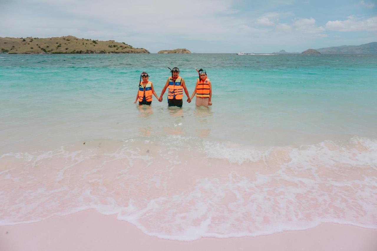 Komodoku One Love Homestay And Tour Labuan Bajo Extérieur photo