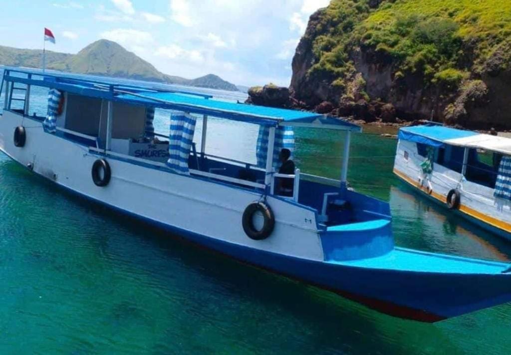 Komodoku One Love Homestay And Tour Labuan Bajo Extérieur photo