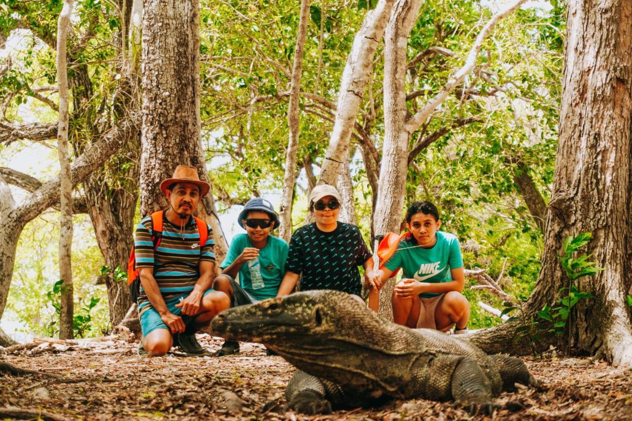 Komodoku One Love Homestay And Tour Labuan Bajo Extérieur photo