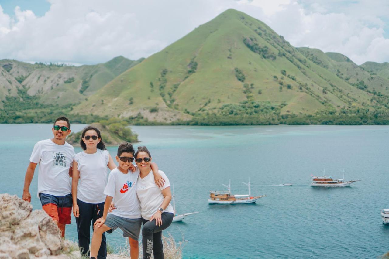 Komodoku One Love Homestay And Tour Labuan Bajo Extérieur photo