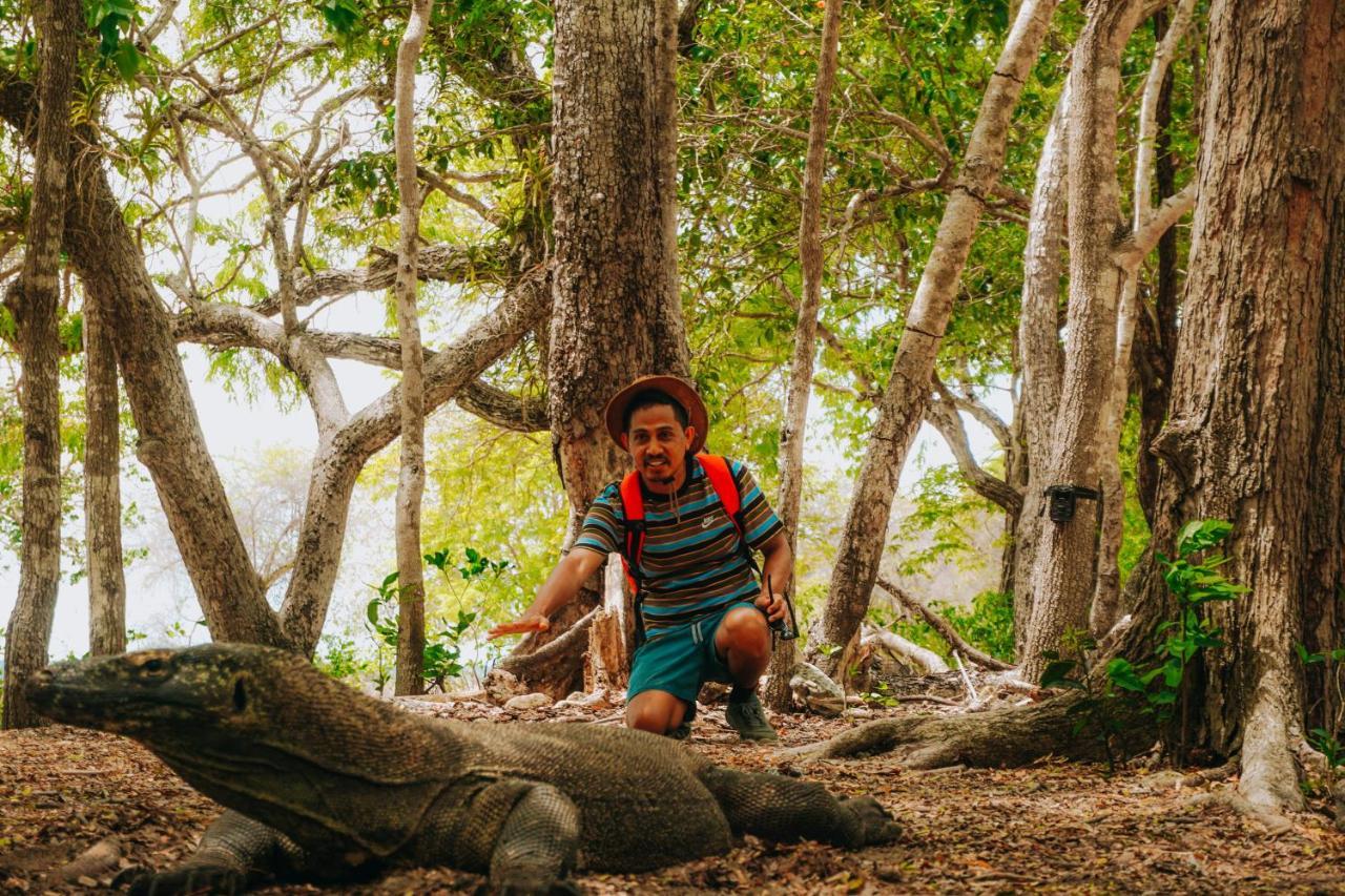 Komodoku One Love Homestay And Tour Labuan Bajo Extérieur photo