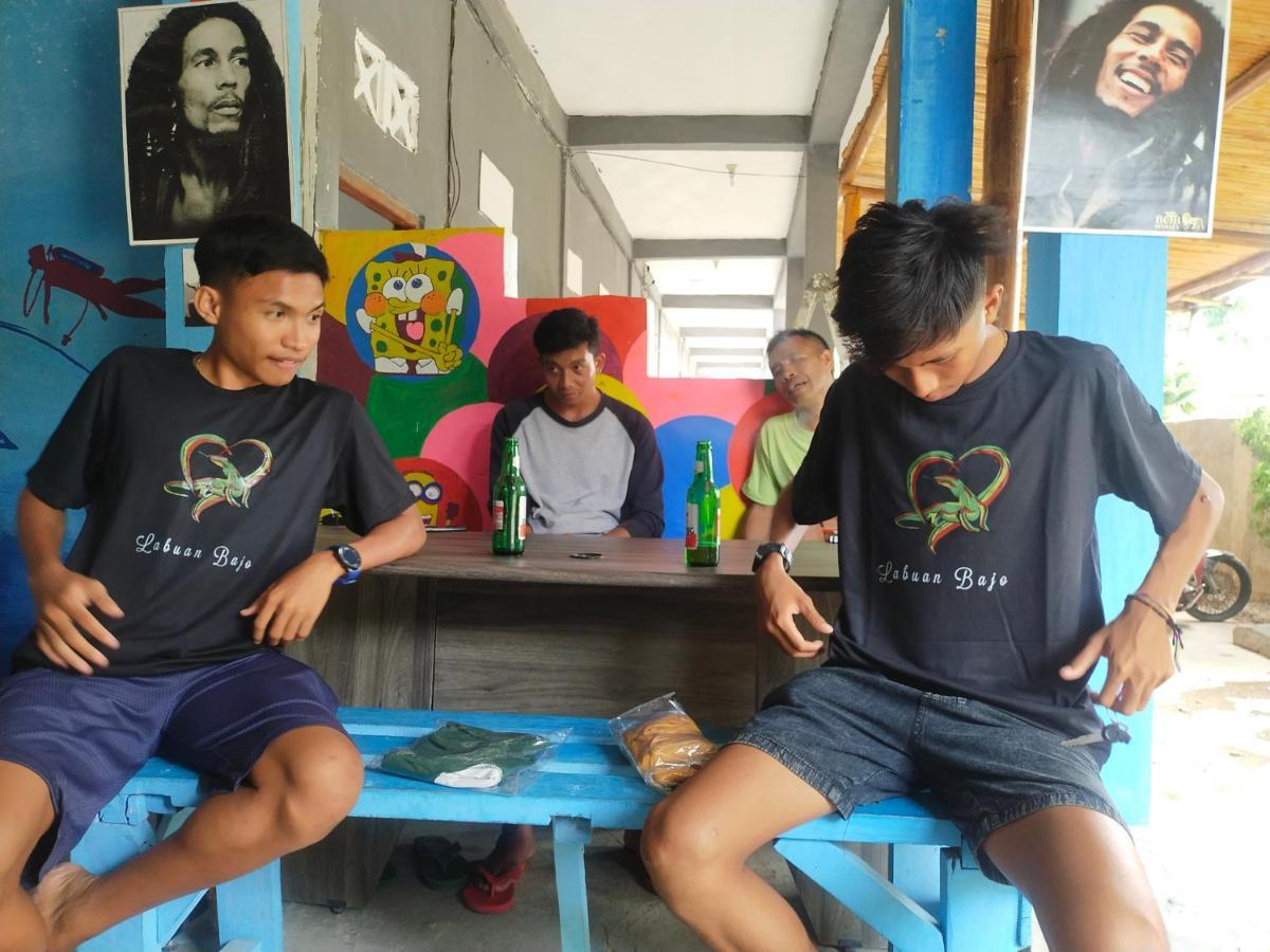 Komodoku One Love Homestay And Tour Labuan Bajo Extérieur photo