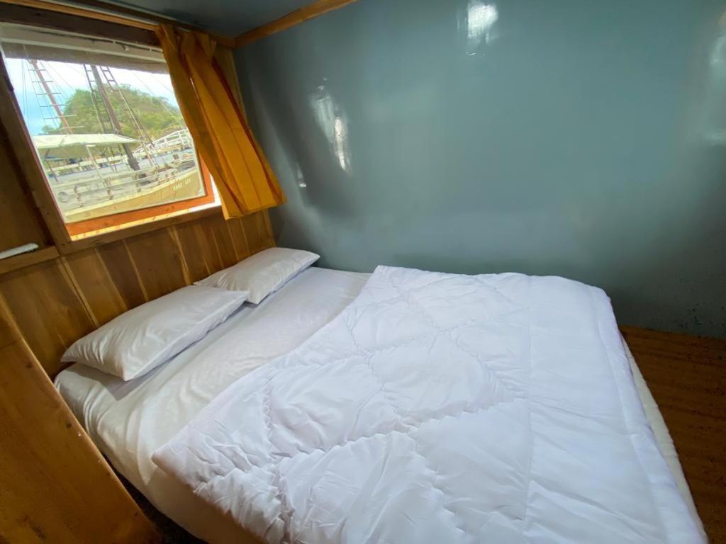 Komodoku One Love Homestay And Tour Labuan Bajo Extérieur photo