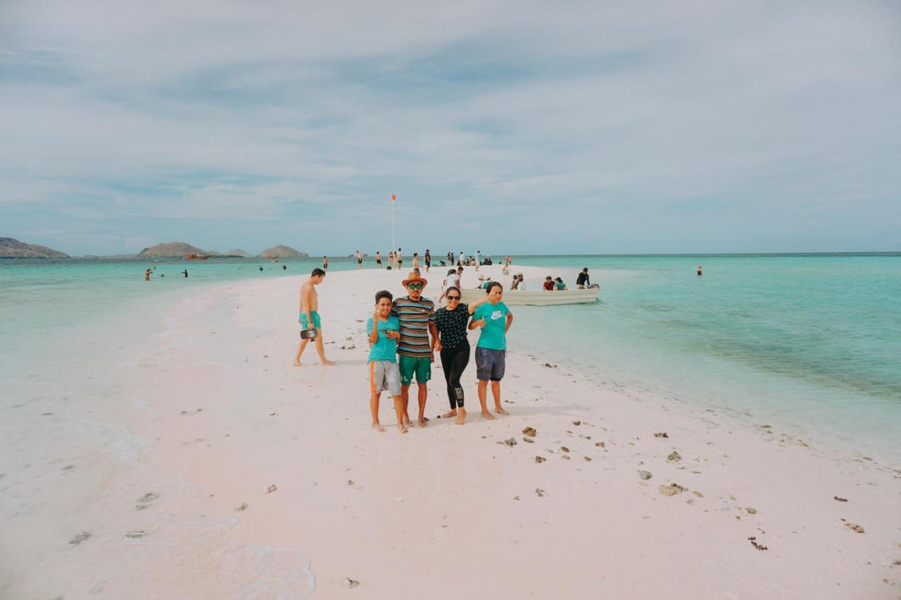 Komodoku One Love Homestay And Tour Labuan Bajo Extérieur photo
