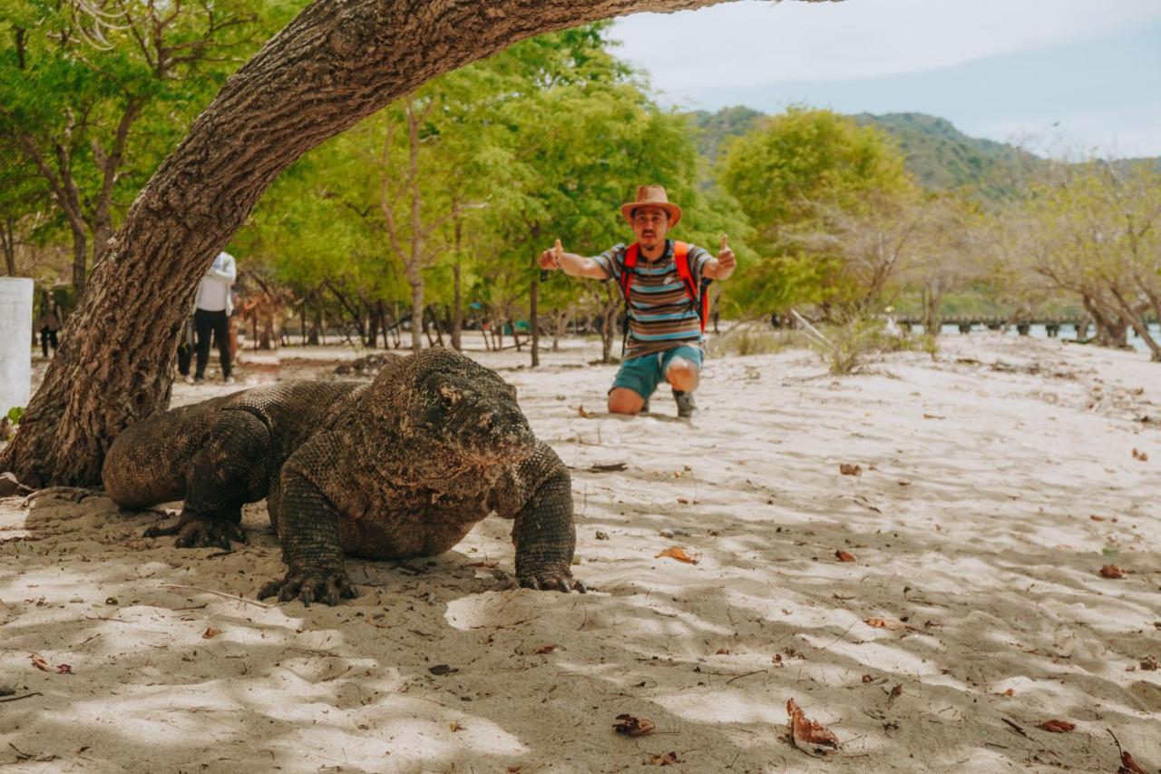 Komodoku One Love Homestay And Tour Labuan Bajo Extérieur photo