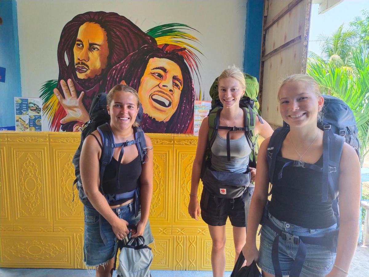 Komodoku One Love Homestay And Tour Labuan Bajo Extérieur photo
