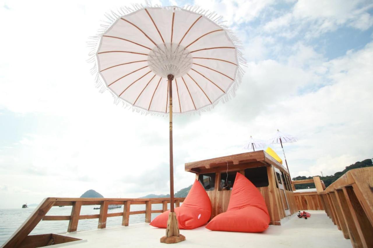 Komodoku One Love Homestay And Tour Labuan Bajo Extérieur photo